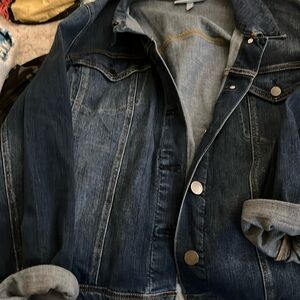Jean jacket plus size never been worn (short)